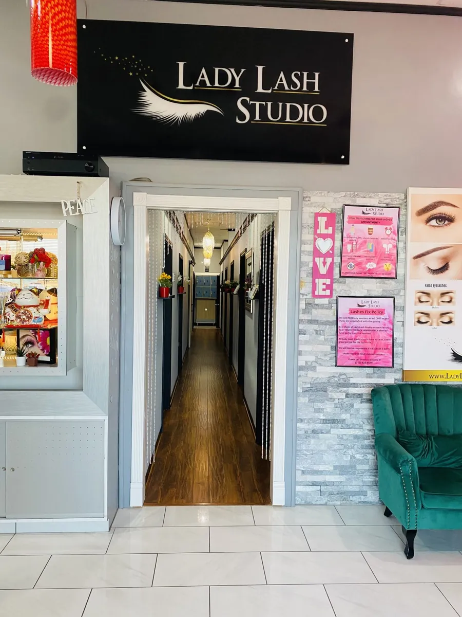 Eyelash extension styling by Lady Lash Studio in Sugar Land, TX